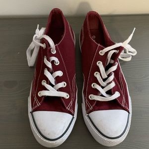 Like New Maroon AirWalk Sneakers size 9